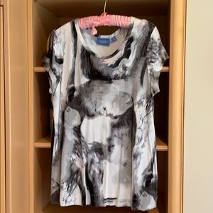 Black abstract short sleeve